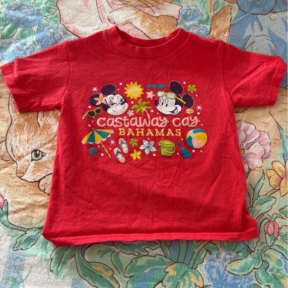 Disney 2T castaway tshirt - Picture 1 of 2